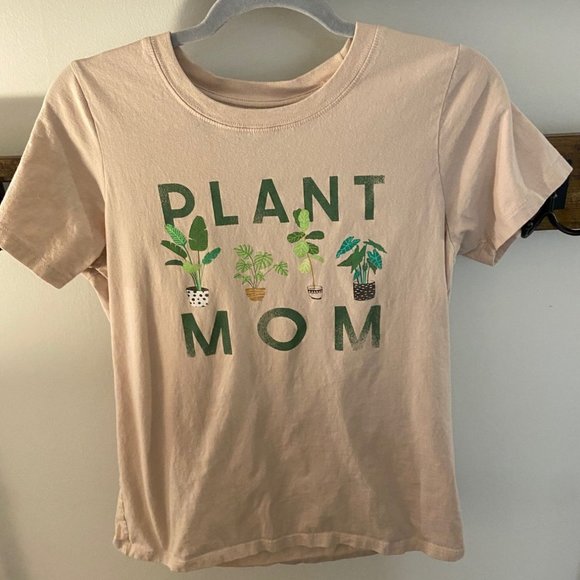 Tops - Plant Mom tshirt size medium